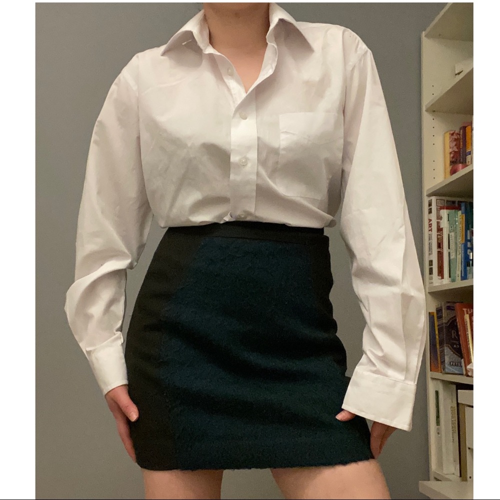 3/20$ banana republic dark green skirt